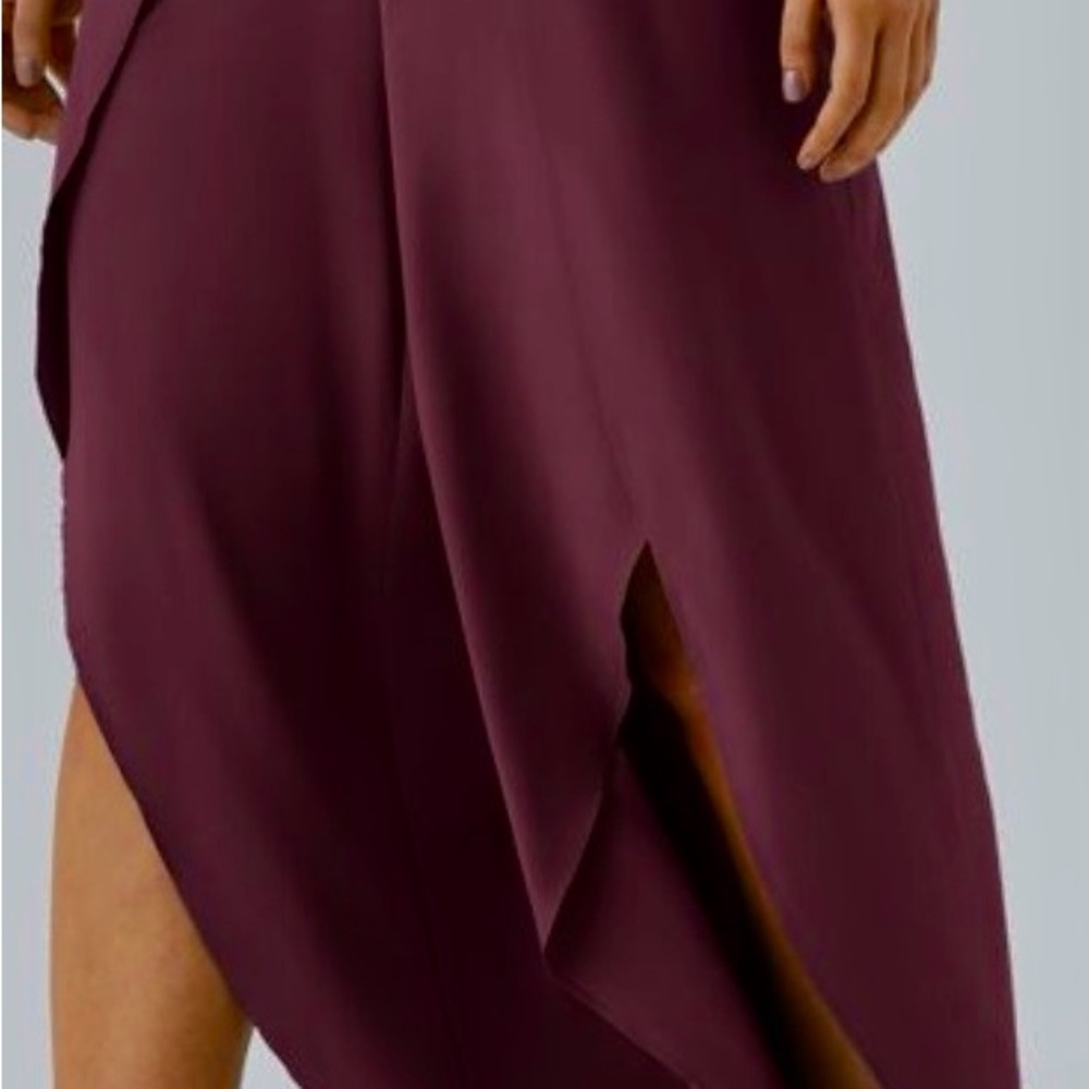 HALARA Cropped Pants in Deep Burgundy